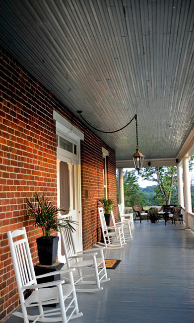 Front View Porch Mansion | Asheville, NC